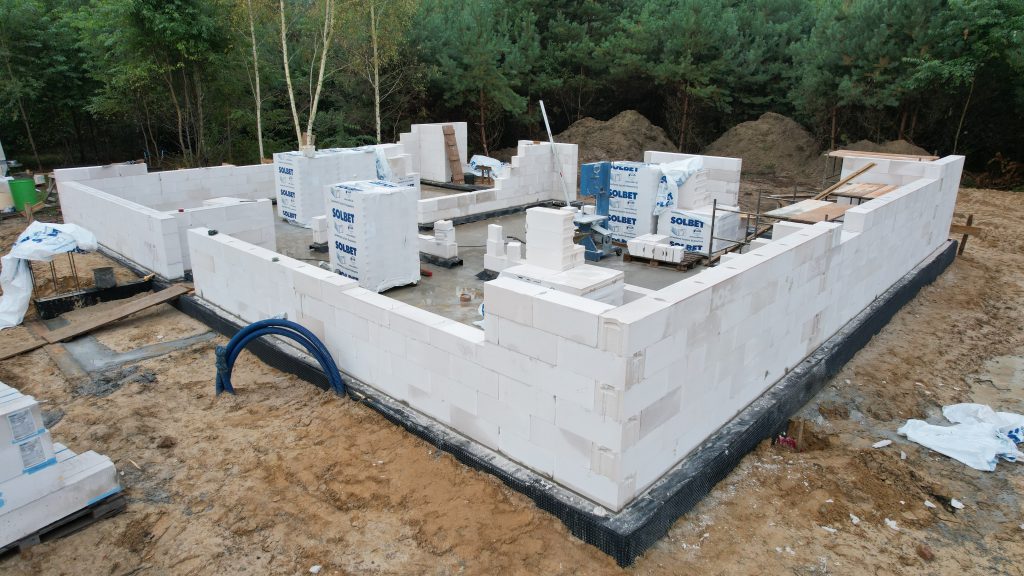Budowa domu z bloczków betonowych Solbet