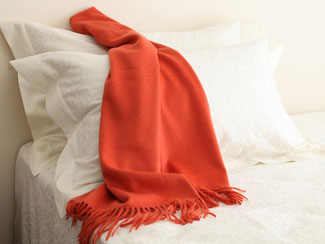 Trendy w łóżkach tapicerowanych = nowoczesne sypialnie w 2026 roku!